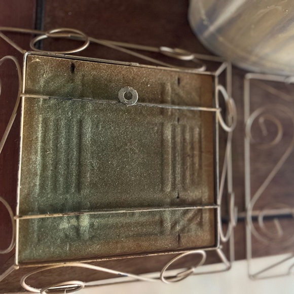 Vintage 60’s - 70’s wall decor, metal swirls framing square floral tiles - Picture 14 of 15